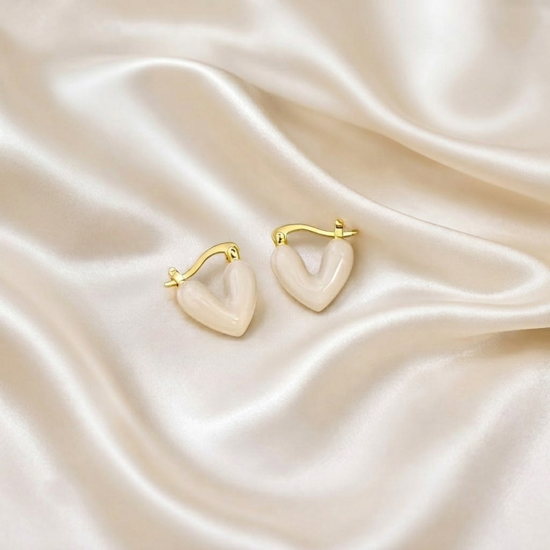 Anti-Tarnish Creamy Heart Hoop Earrings